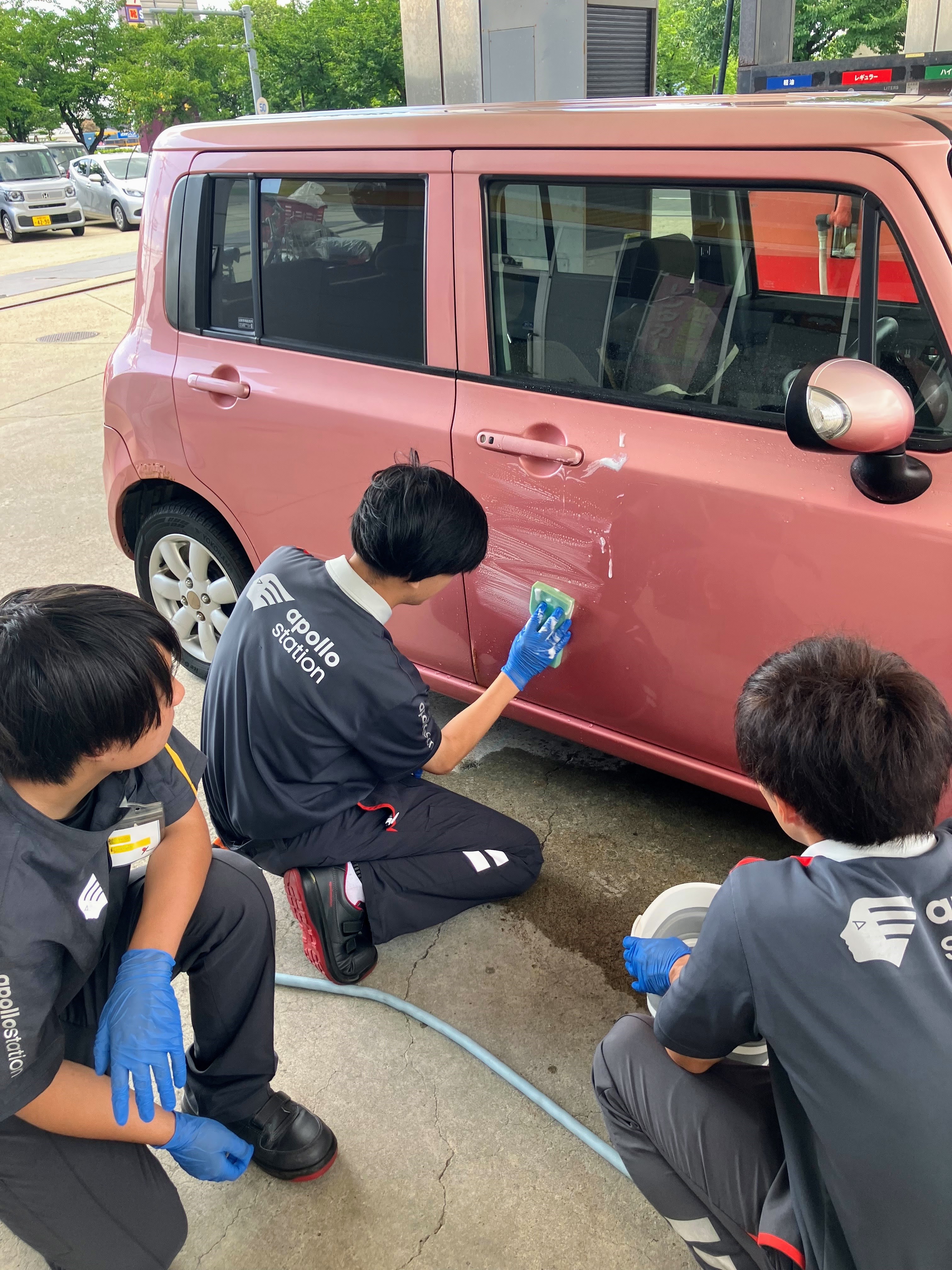 洗車、コーティングは繊細な作業